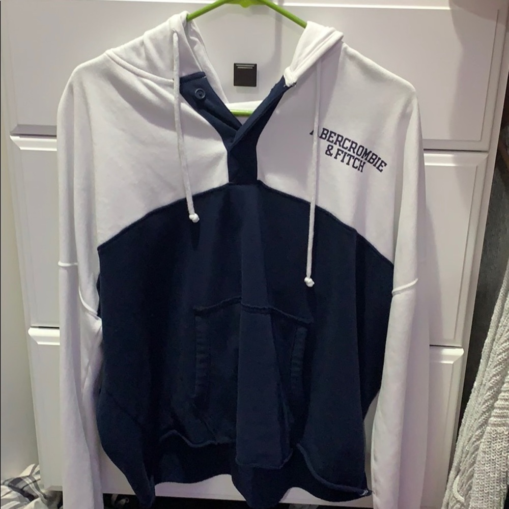 cropped hoodie